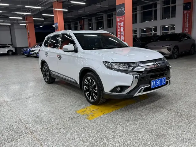 Mitsubishi Outlander 2020 2.0L 2WD Premium 5-seater