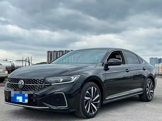 Volkswagen Passat 2022 330TSI Starlight Luxury Edition