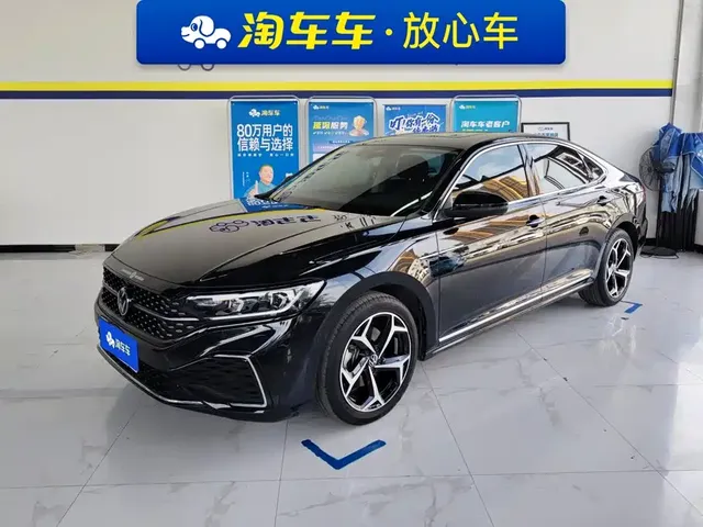 Volkswagen Passat 2023 Facelift 330TSI Starlight Luxury Edition