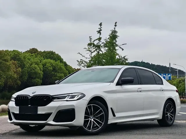 BMW 5 Series 2022 525Li M Sport Package