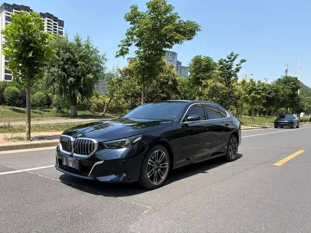 BMW 5 Series 2025 530Li xDrive M Sport Package