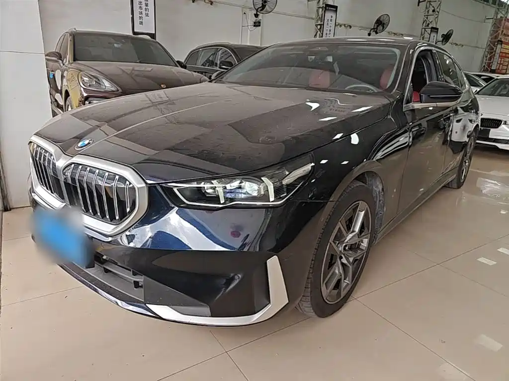 BMW 5 Series 2024 530Li Leading Model Luxury Package