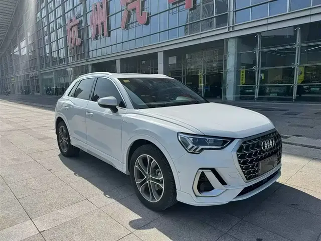 Audi Q3 2024 40 TFSI Fashion Sport