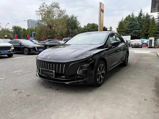 Hongqi E-QM5 2023 Basic Travel Edition