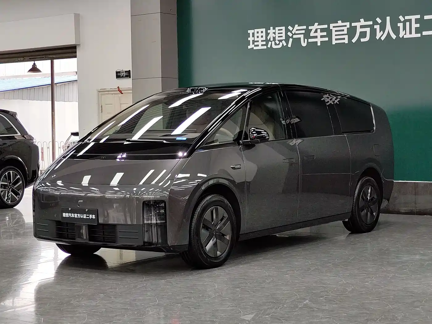 Li Auto MEGA 2025 Ultra Smart Renewal Edition