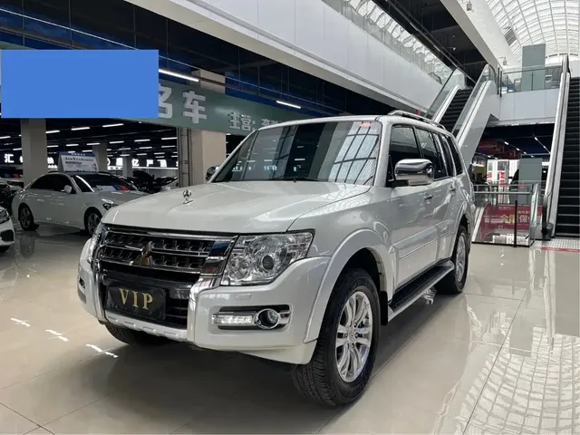 Mitsubishi Pajero (Import), 2020