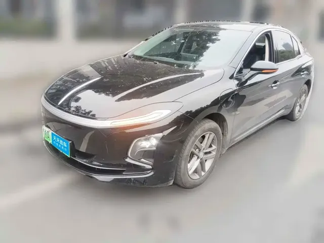 Hongqi E-QM5 2025 Model 500km Travel Edition