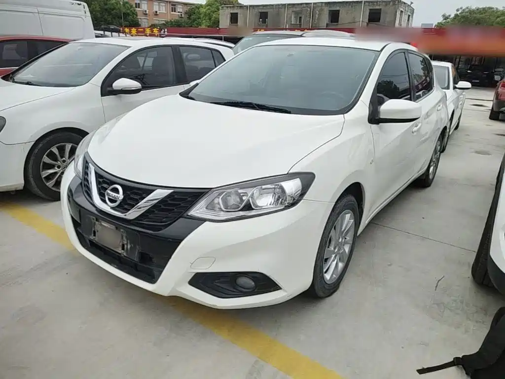 Nissan Tiida 2020 1.6L CVT Cool Edition