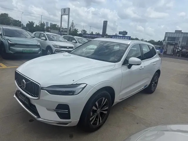 Volvo XC60 2024 B5 AWD Zhiyi Luxury Edition
