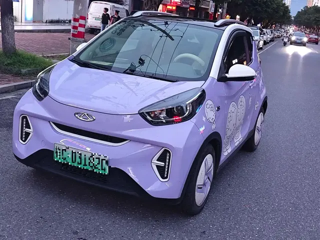 QQ New Energy Little Ant 2022 Charm 301km Romance Edition (NCM Battery)