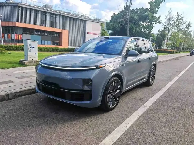 Li Auto Li L8 2025 Max Smart Renewal Edition