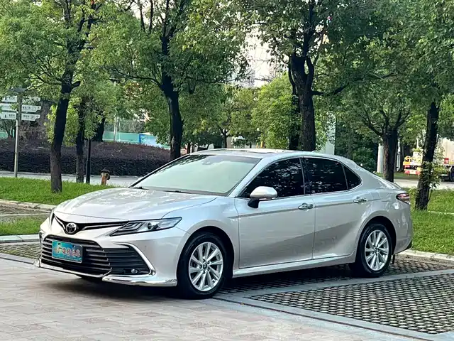 Toyota Camry 2021 2.0G Luxury Edition