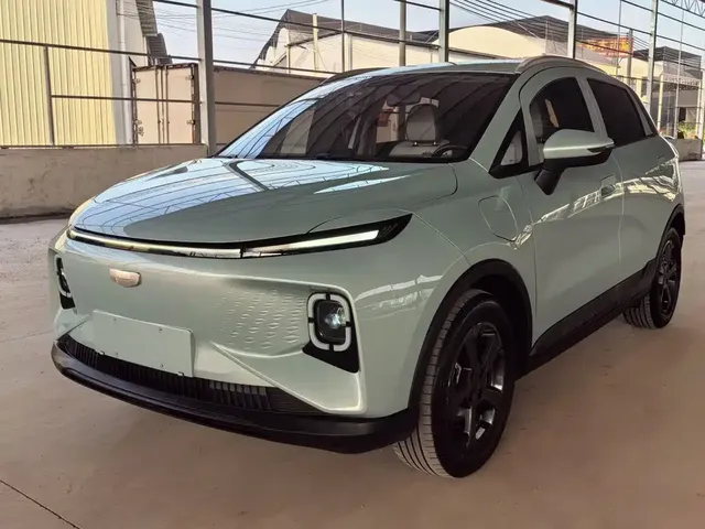 Geely Geometry E Firefly 2024 Model 401km Fluorescent