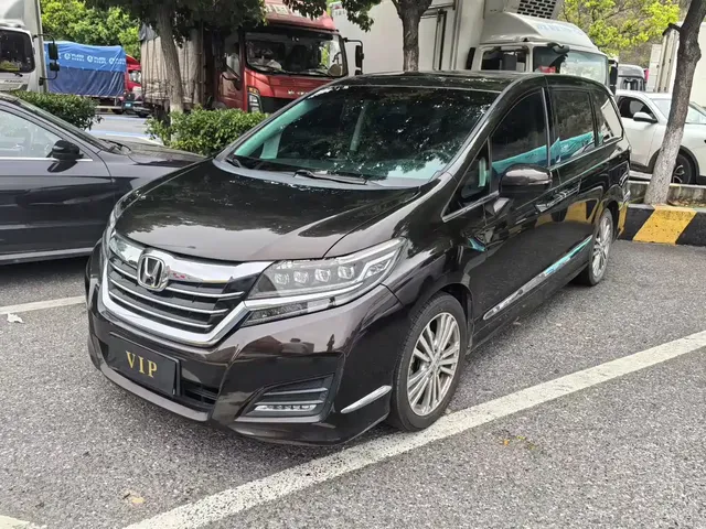 Honda Elysion 2016 2.4L Luxury Edition