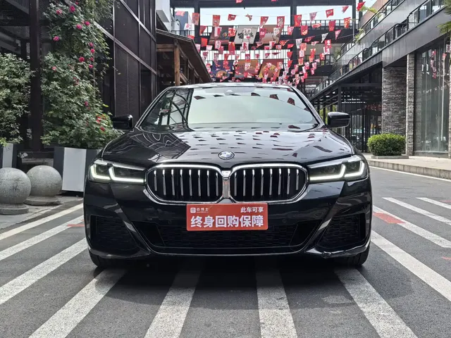 BMW 5 Series 2022 525Li M Sport Package