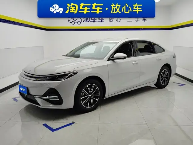Geely Galaxy A7 2025 EM-i 70km Luxury Edition