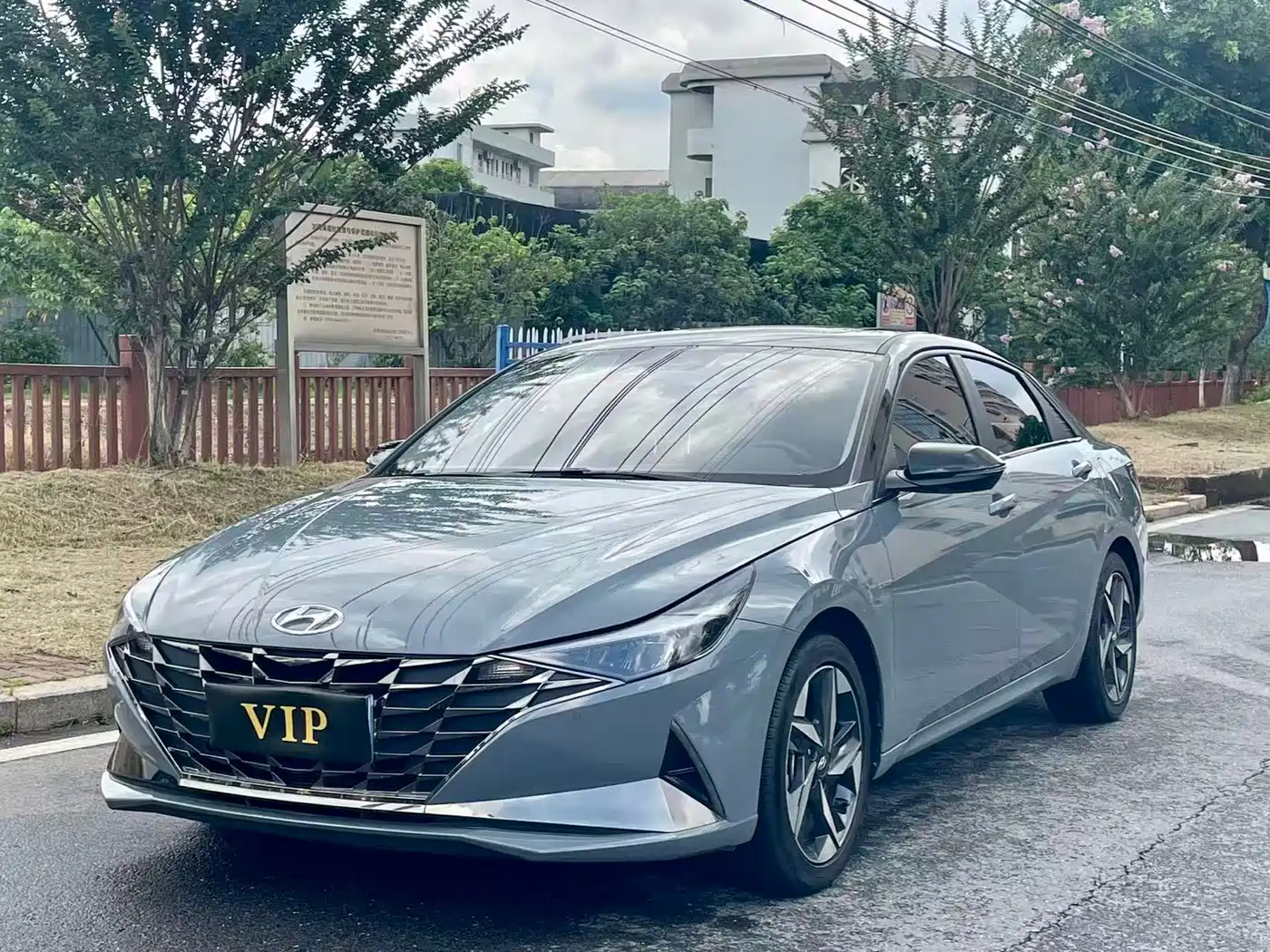 Hyundai Elantra 2022 1.5L CVT LUX Premium Edition