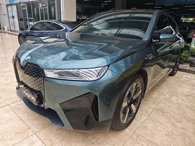 BMW iX 2023 xDrive40