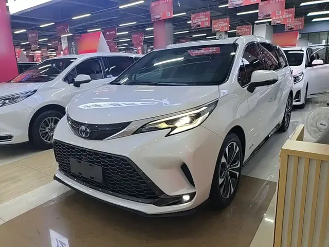 Toyota Granvia 2022 2.5L Hybrid Noble Edition
