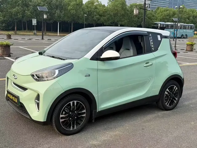 QQ New Energy Little Ant 2024 Youth Edition 251km True Love Version 25.05kWh