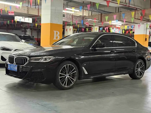 BMW 5 Series 2023 Facelift 530Li Leading M Sport Package