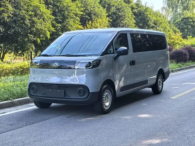 SAIC Maxus Dana V1L 2026 Low Roof Multi-function Version (62kWh)