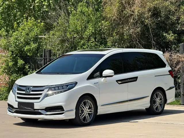 Honda Elysion 2019 2.0L Hybrid Luxury Edition