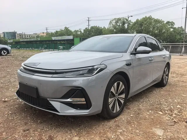 Geely Galaxy A7 2025 EM-i 70km Explorer Edition