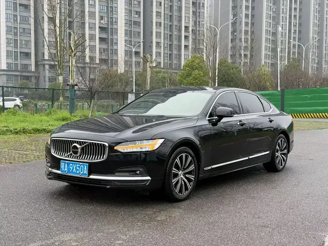 Volvo S90 2021 Model B5 Momentum Luxury Edition