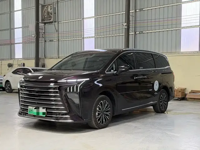 Dongfeng Fengxing Starlight V9 2026 Beyond Joy Series 200km Luxury