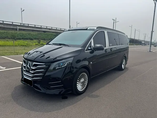 Mercedes-Benz Vito 2023 2.0T Business 7-Seater