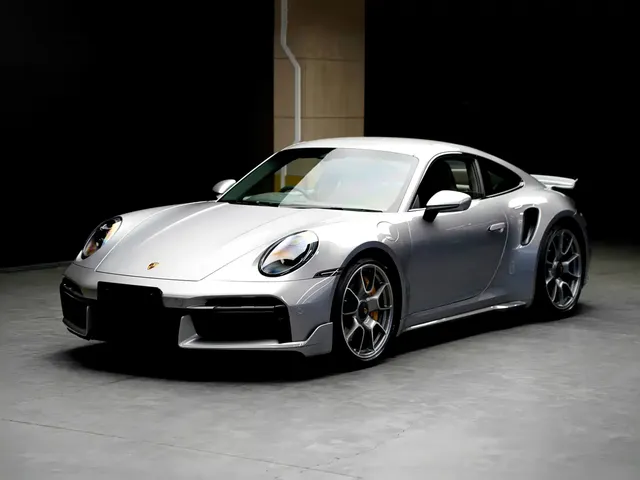 Porsche 911 2022 Turbo S 3.7T
