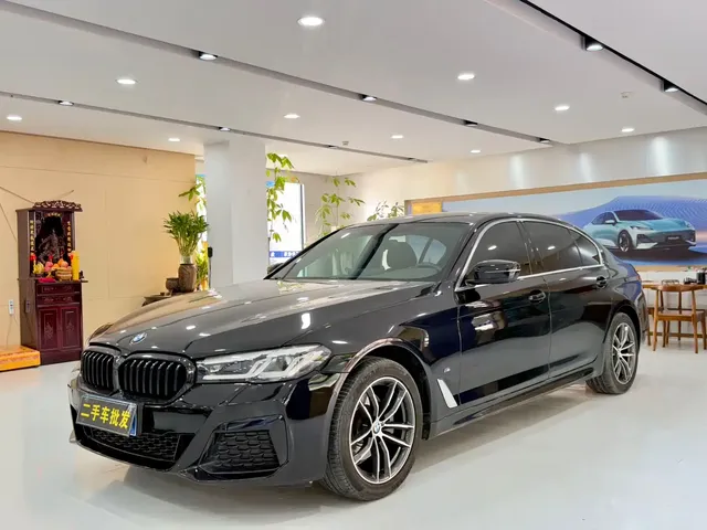 BMW 5 Series 2022 525Li M Sport Package