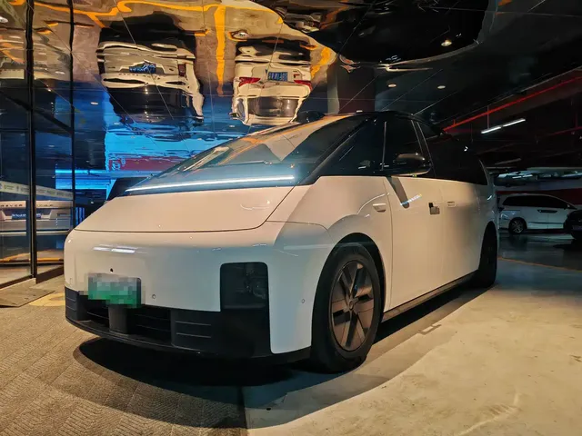Li Auto MEGA 2025 Ultra Smart Renewal Edition