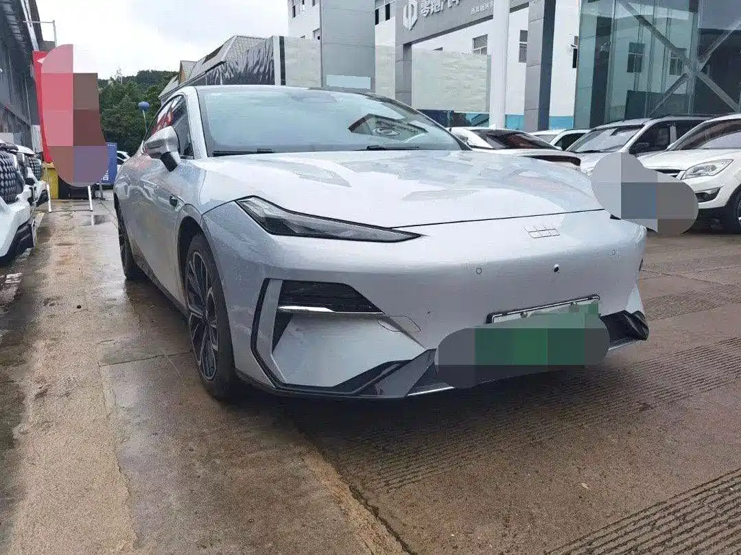 Geely Galaxy E8 2025 700km Long Voyage Smart Drive Edition