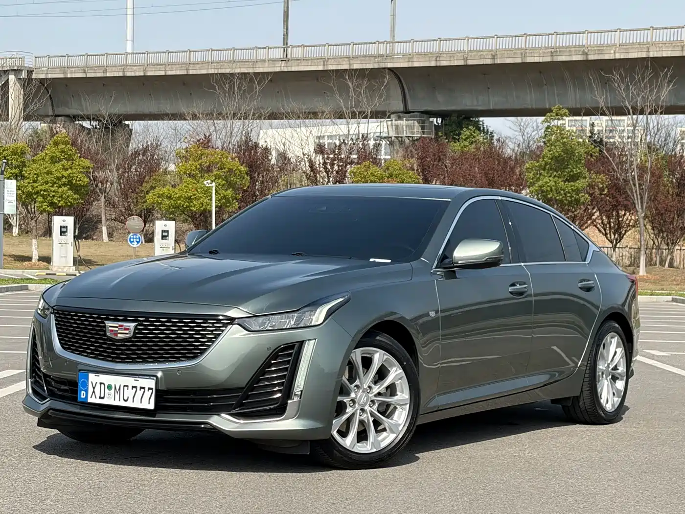 Cadillac CT5 2023 28T Luxury Style (Standard Edition)