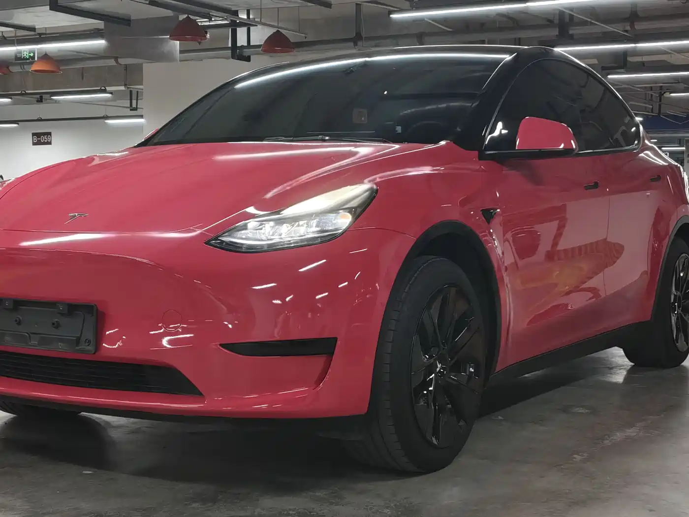 Tesla Model Y 2023 Long Range All-Wheel Drive Edition