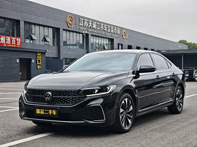 Volkswagen Passat 2022 330TSI Starlight Elite Edition