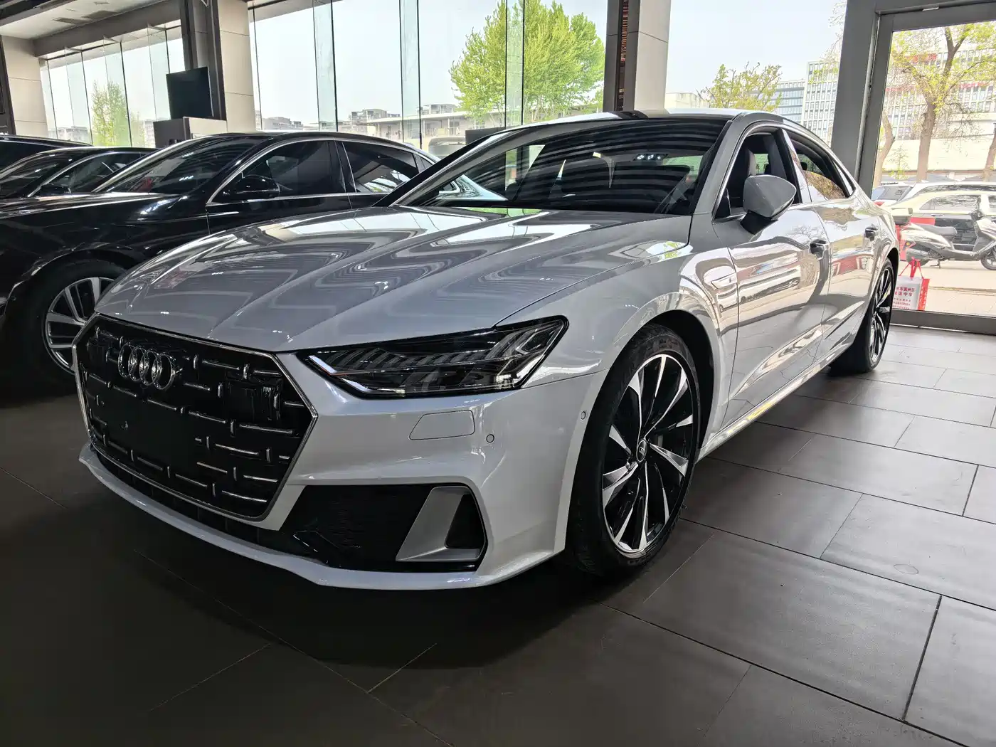 Audi A7L 2022 55 TFSI quattro S-line Horizon Edition Crystal Flow Package
