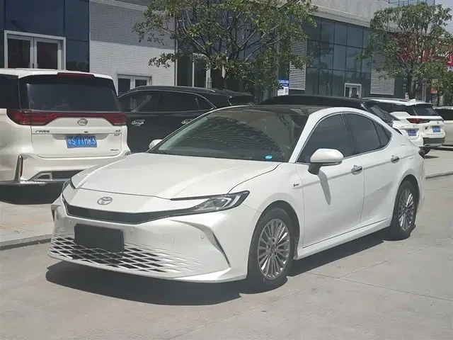 Toyota Camry 2024 Hybrid 2.0HG Premium Edition