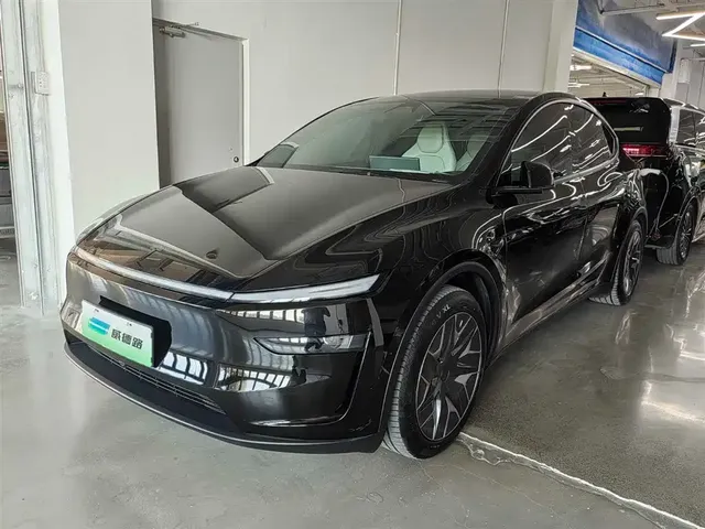 Tesla Model Y L 2025 Facelift Long Range AWD