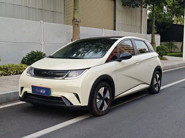 BYD Dolphin 2023 420km Fashion Edition