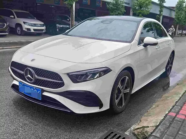 Mercedes-Benz A-Class 2025 A 200 L Fashion Edition