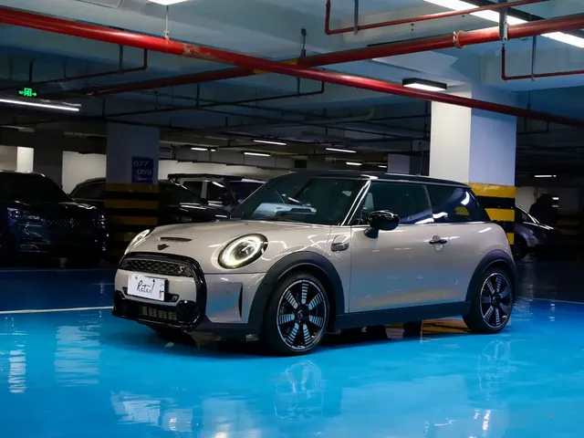 MINI MINI 2023 Facelift 2.0T COOPER S Artist