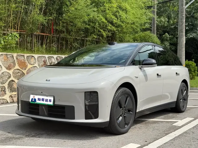 Li Auto i6 2025 2WD Base Model