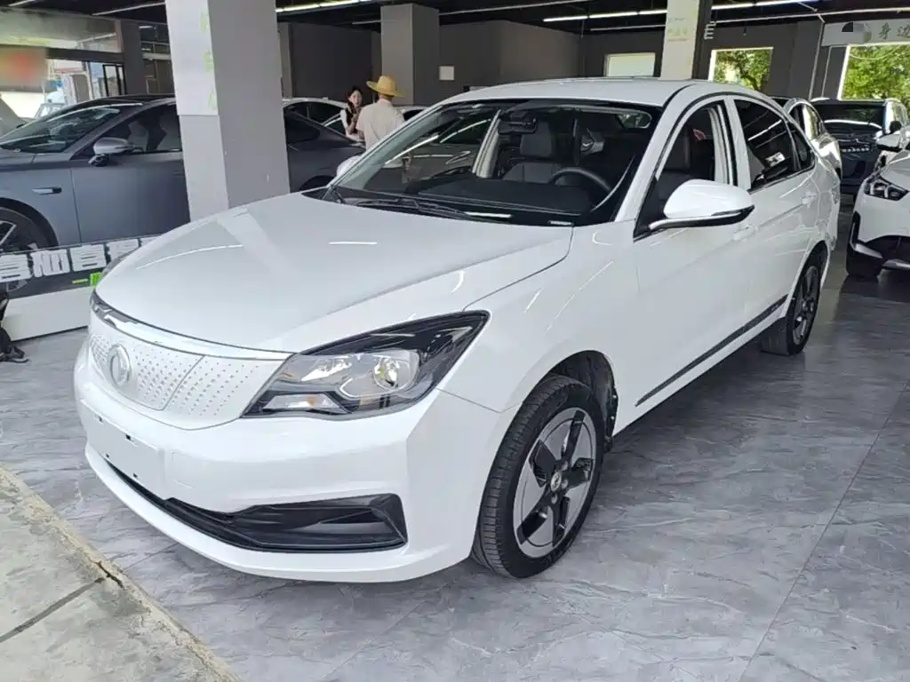 Dongfeng Aeolus Dongfeng Fengshen E70 2023 400H Battery Swap Taxi Version