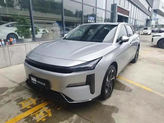 Geely Galaxy L6 2025 EM-i 140km Starship Edition