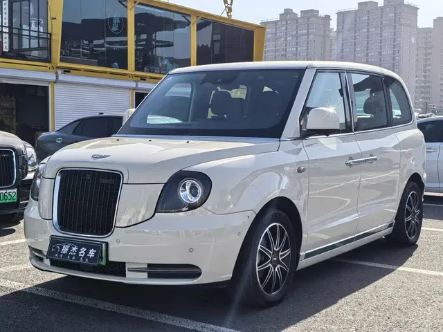 Lorinser LX 2021 7-seater Version