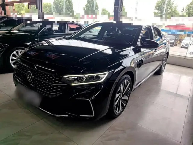 Volkswagen Passat 2022 330TSI Starlight Luxury Edition