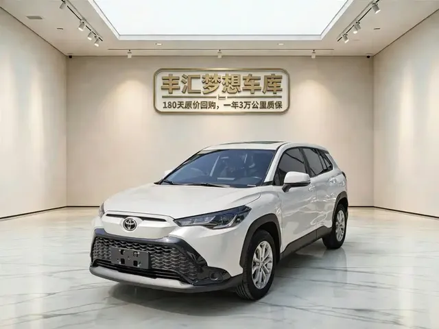 Toyota Frontlander 2024 2.0L CVT Leading Edition